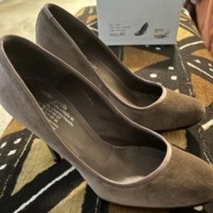 Pedro Garcia Velvet/Satin Maya Pump (SZ 40)